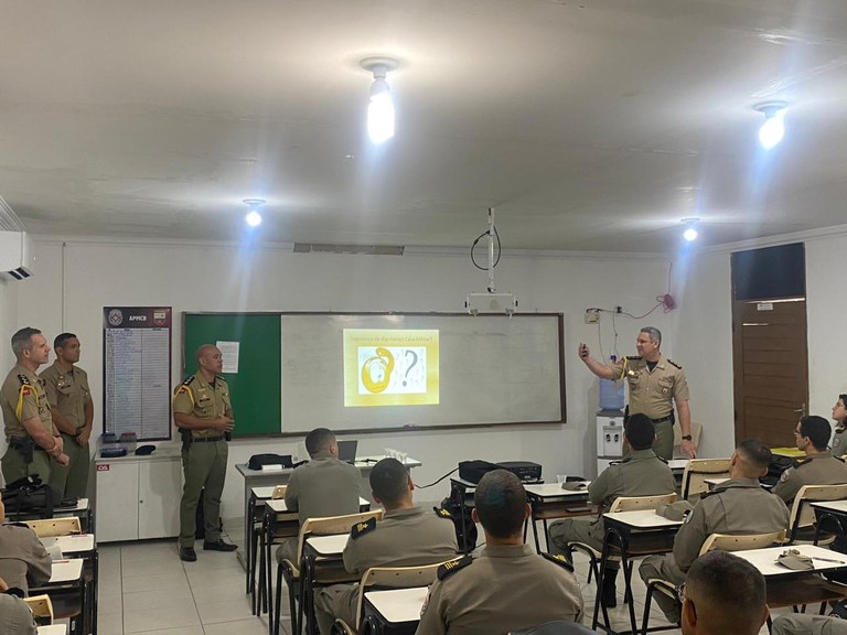 Cadetes da PMPB Participam de Instrução Prática com Especialistas da Casa Militar do Governador