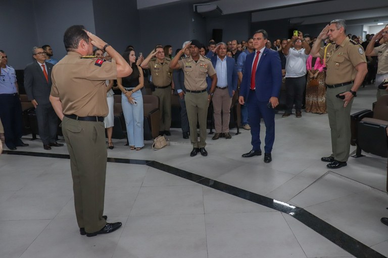 Solenidade em Homenagem a Tiradentes Celebra Profissionais com Medalhas de Mérito na Paraíba