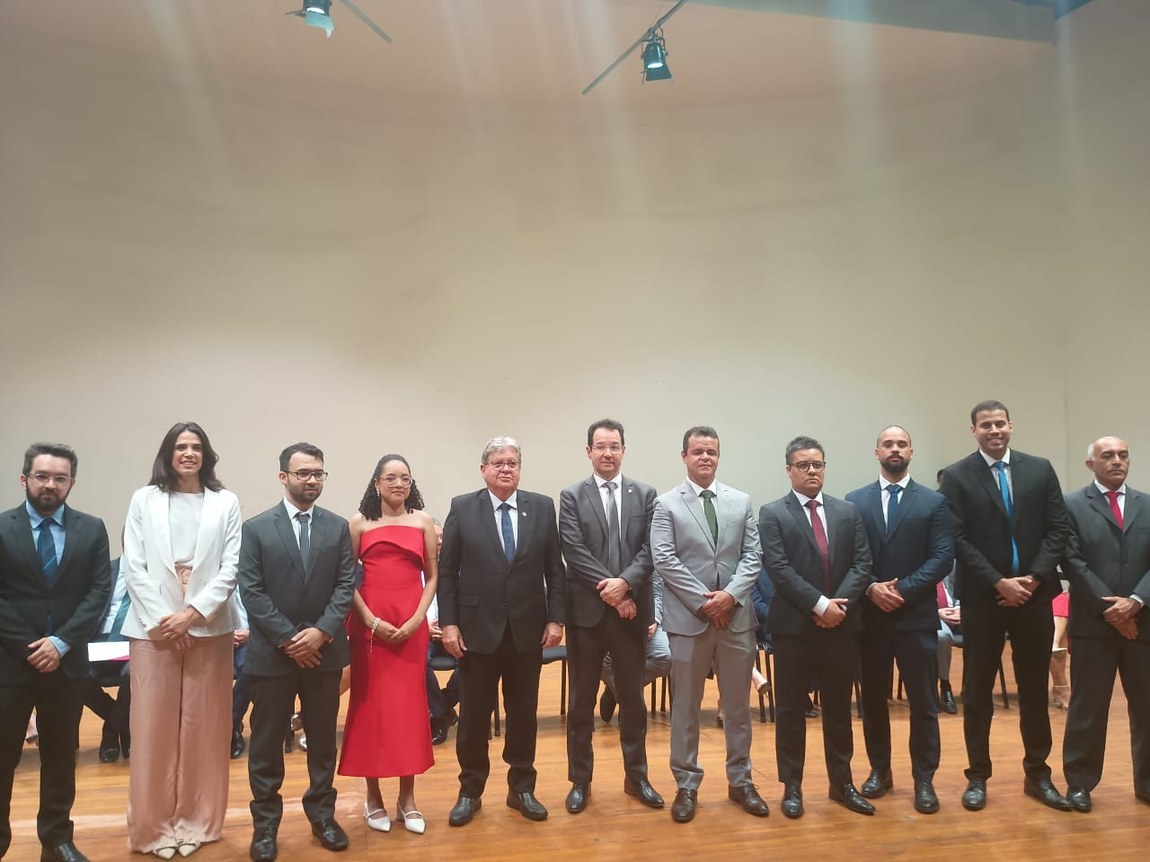 Novos auditores da Controladoria-Geral do Estado são empossados, em solenidade realizada no Espaço Cultural