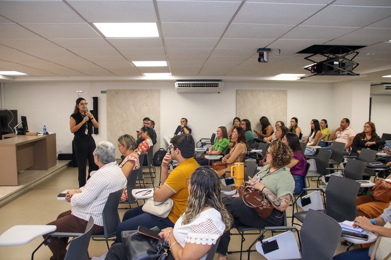 SES realiza a primeira oficina das ações da Assistência Farmacêutica da Atenção Primária à Saúde (1).jpeg