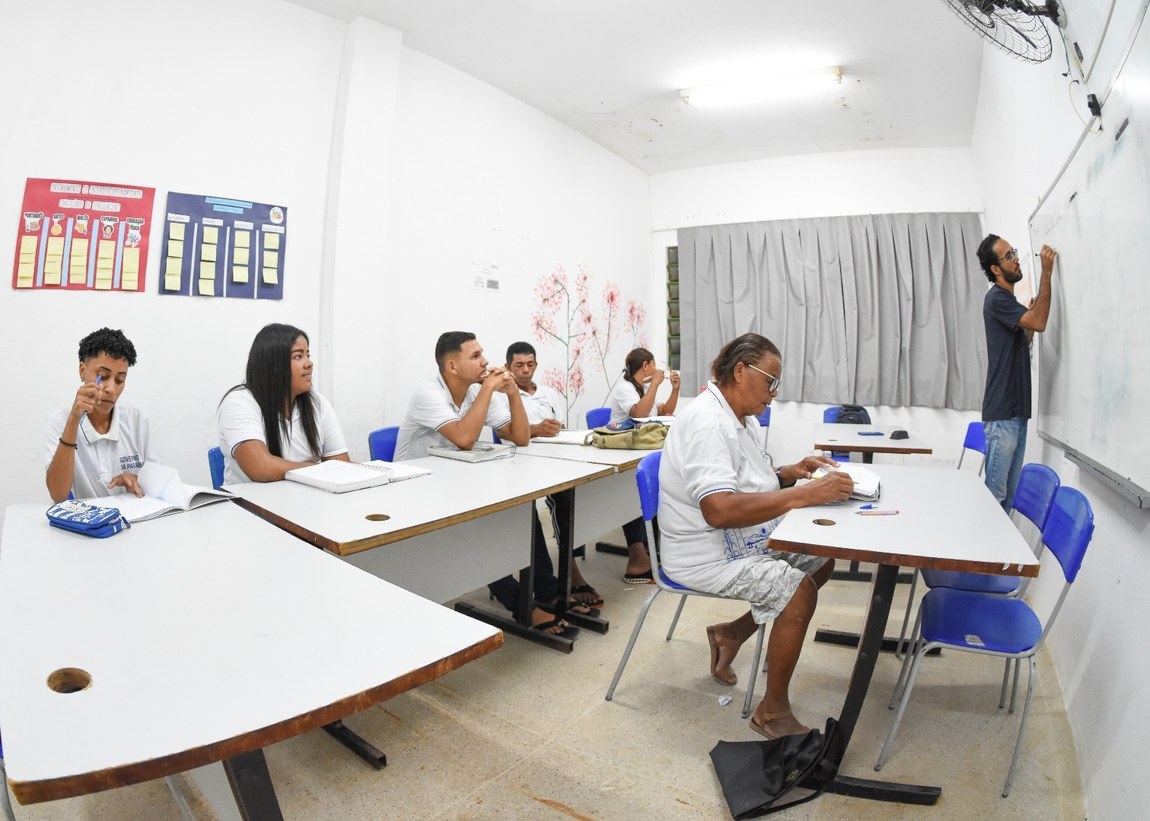 Estudantes da EJA podem se cadastrar no Passe Livre a partir desta segunda