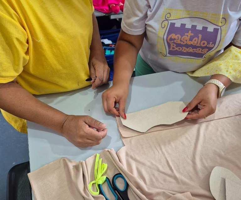 Experiência do Projeto Castelo de Bonecas é apresentada a reeducandas em penitenciária feminina de Goiás_1.jpg