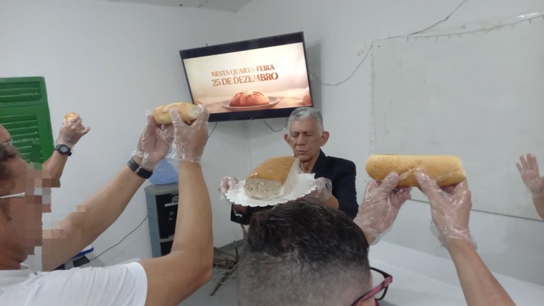 Espiritualidade_partilha do pão_Penitenciária Sílvio Porto_UNP_4.jpeg
