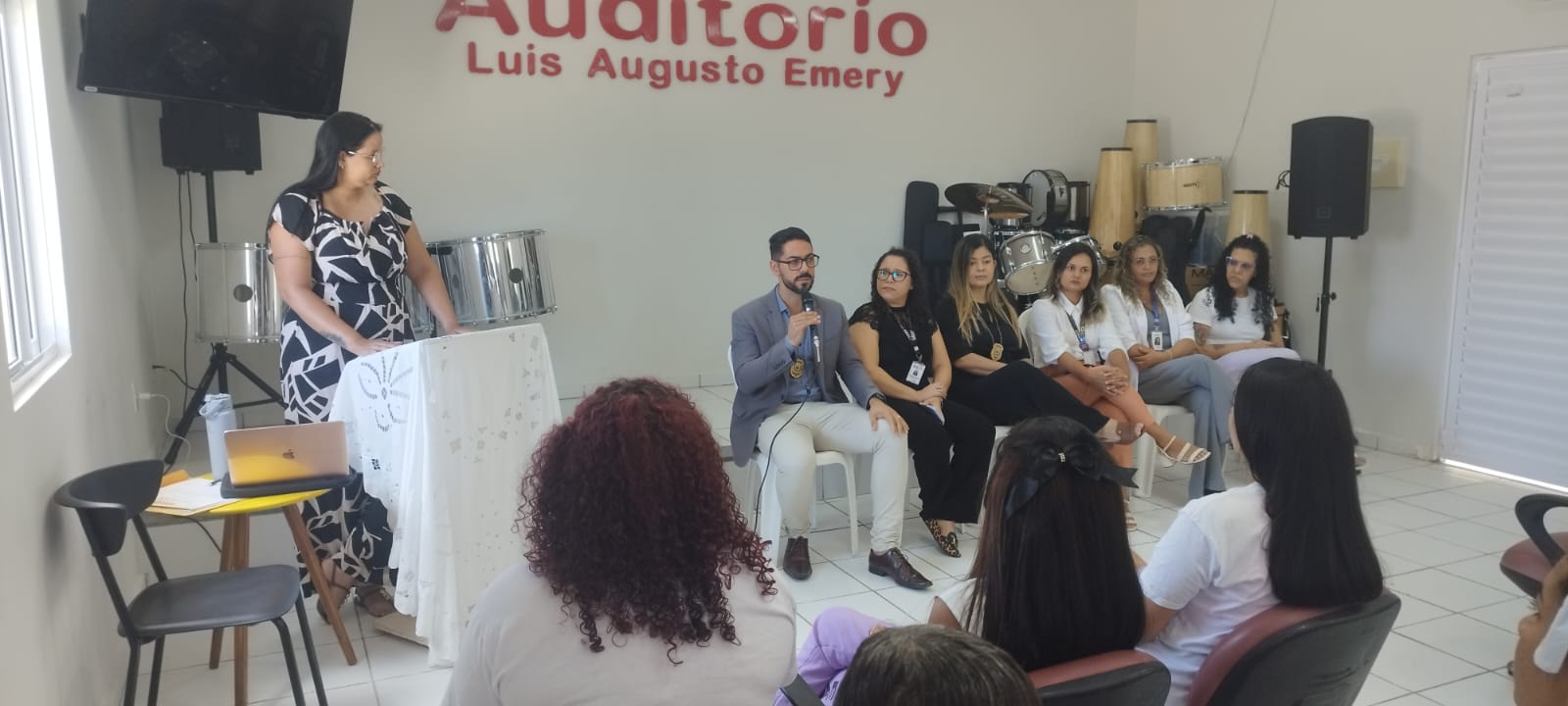 Reeducandas da Penitenciária Júlia Maranhão recebem certificação do Curso de Costureira ministrado pelo programa PRONATEC.jpg