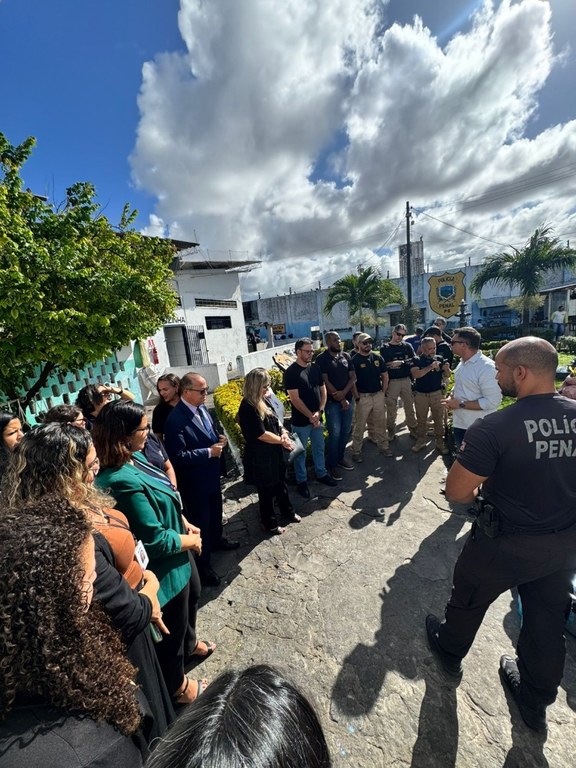 Seap-PB entrega kits de higiene e utensílios de cozinha para a Penitenciária Sílvio Porto_11.jpg