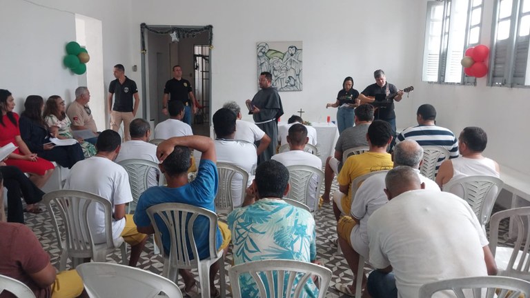 Seap promove confraternização natalina e reforça políticas de humanização na Penitenciária de Psiquiatria Forense_3.jpg