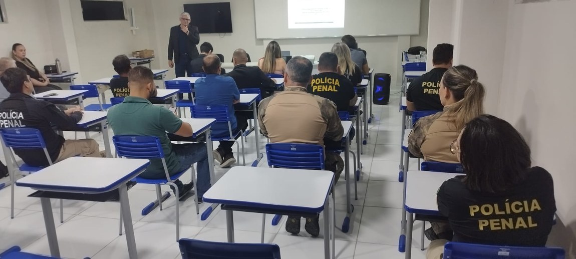 Seap Paraíba promove na EGEPEN palestra sobre Aspectos Jurídicos e Administrativos na Atividade Prisional