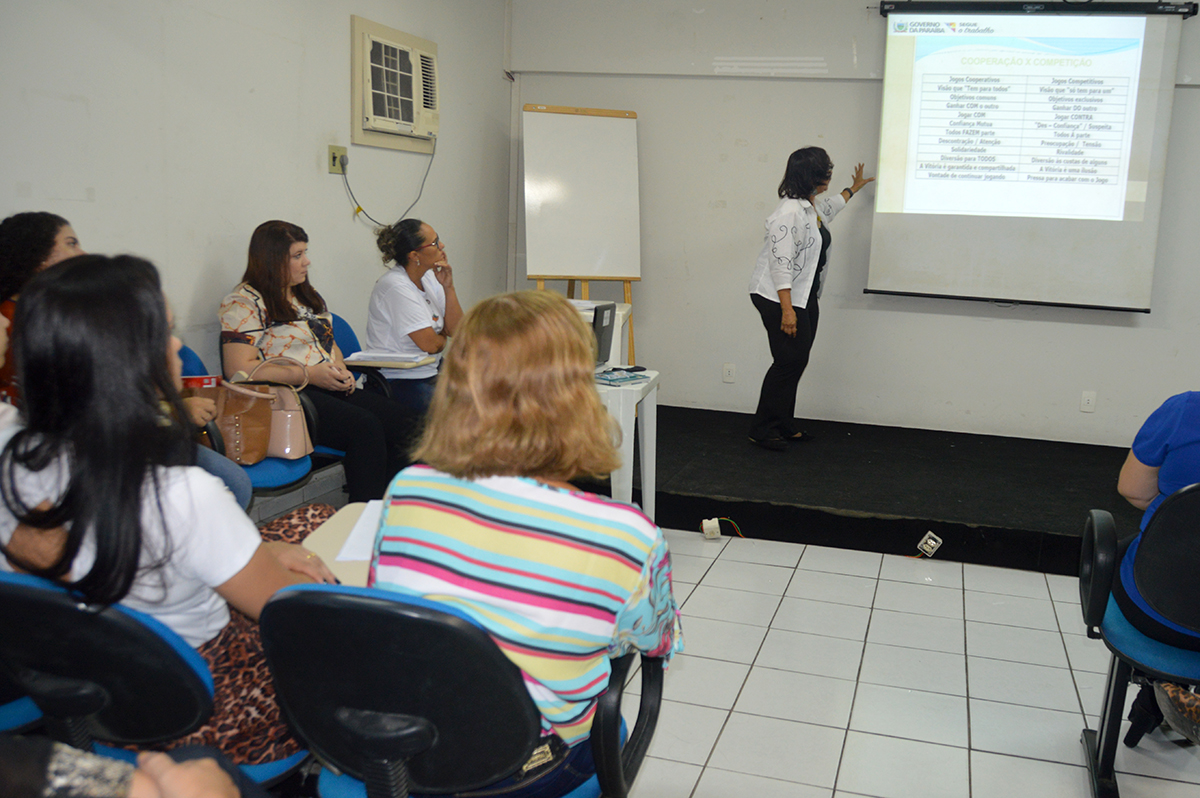 28-06-2019 Reunião CREAS - fotos Luciana Bessa (7).JPG