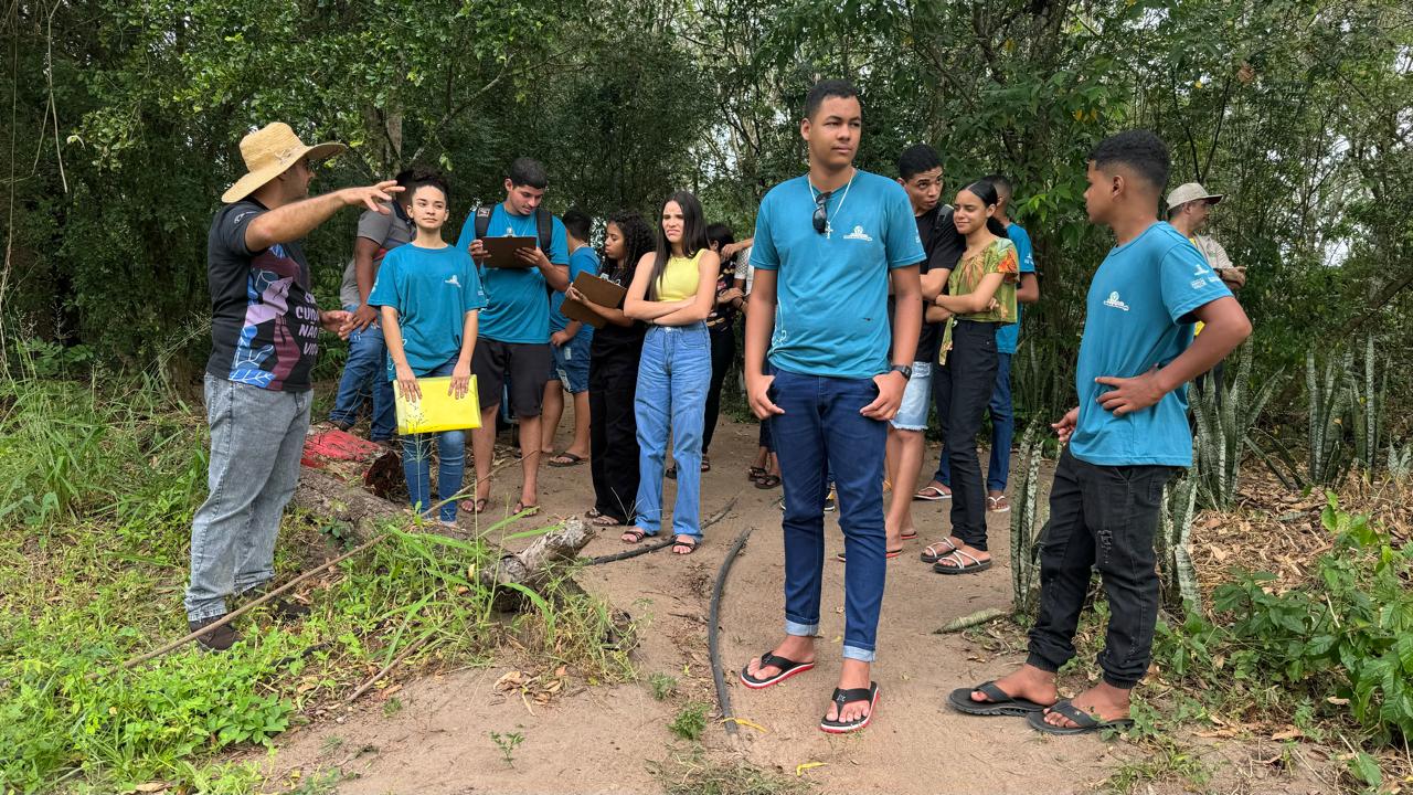 Secretaria de Meio Ambiente capacita jovens para atuar com sistema de agrofloresta